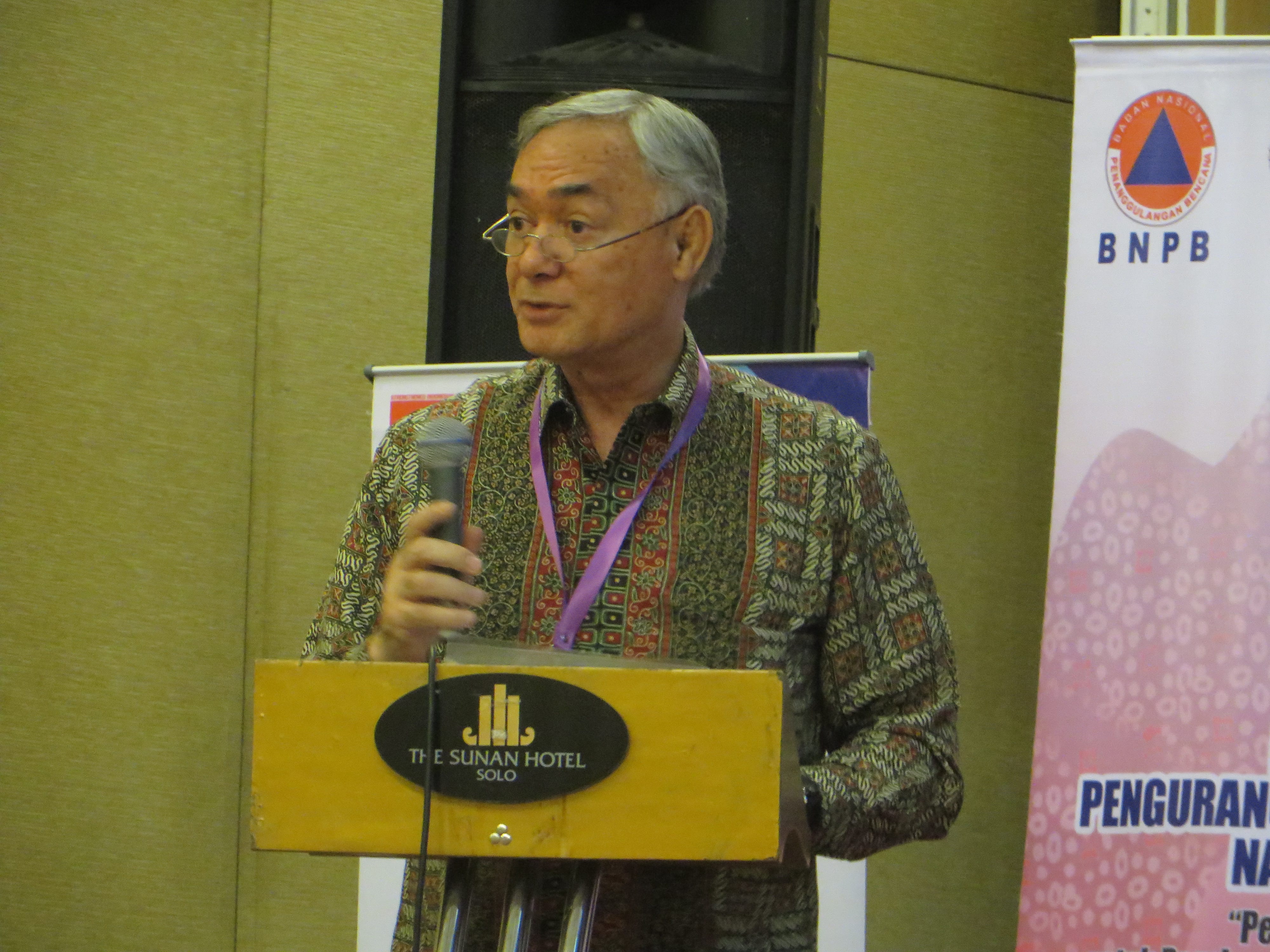 H.E. Dr Trevor Matheson, NZ Ambassador to Indonesia, addressing the audience at the StIRRRD Special session.